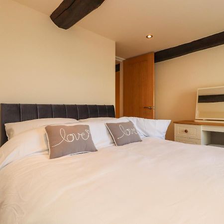 Folly Cottage Сетъл Екстериор снимка