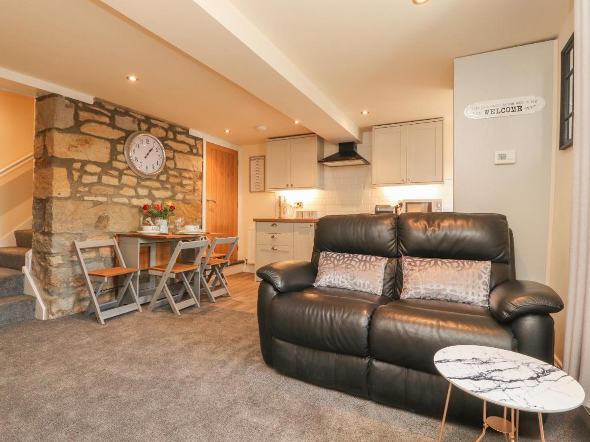 Folly Cottage Сетъл Екстериор снимка